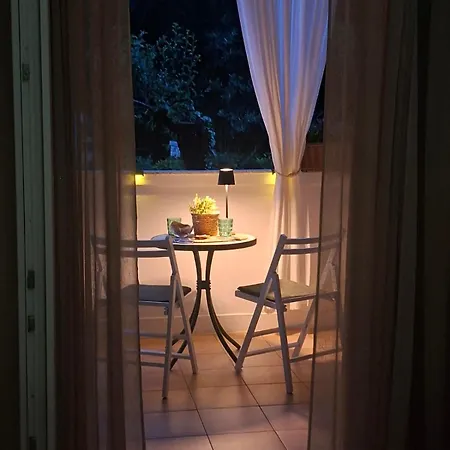 Enna Bedroom With Private Balcony بيت ضيافة