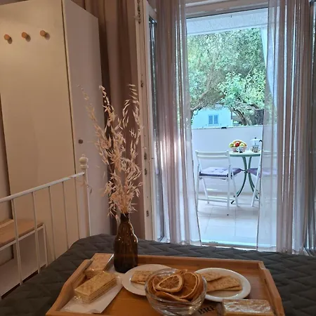 Enna Bedroom With Private Balcony 게스트하우스