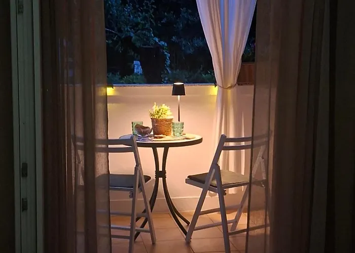 Enna Bedroom With Private Balcony بيت ضيافة