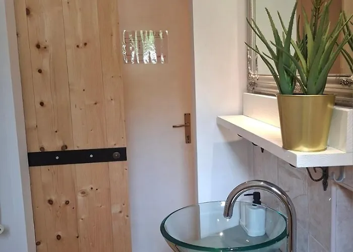 Enna Bedroom With Private Balcony Gasthof 3*