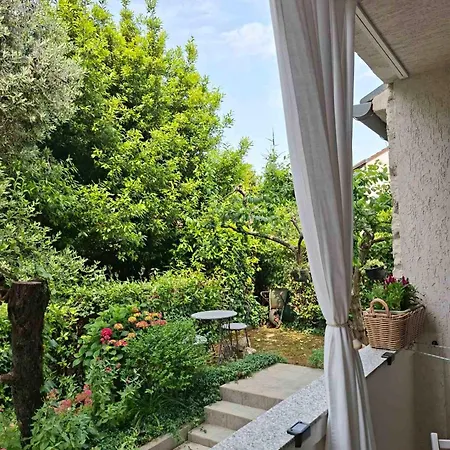 Enna Bedroom With Private Balcony 3* Ровинь