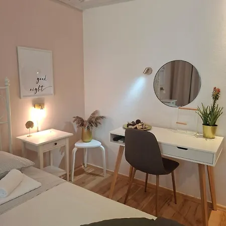 Гостевой дом Enna Bedroom With Private Balcony Ровинь