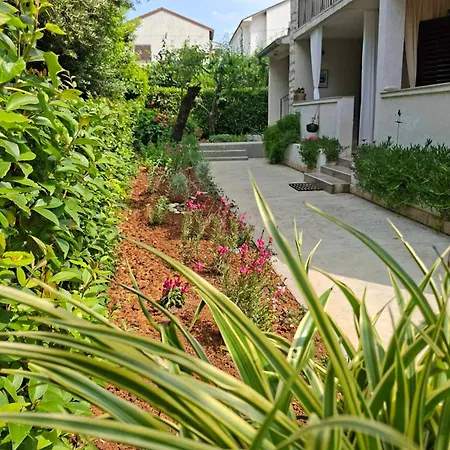 Гостевой дом Enna Bedroom With Private Balcony Ровинь