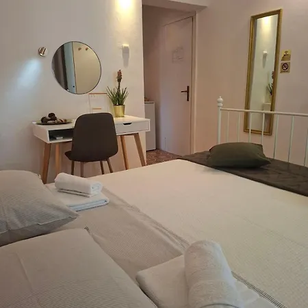 Гостевой дом Enna Bedroom With Private Balcony 3*