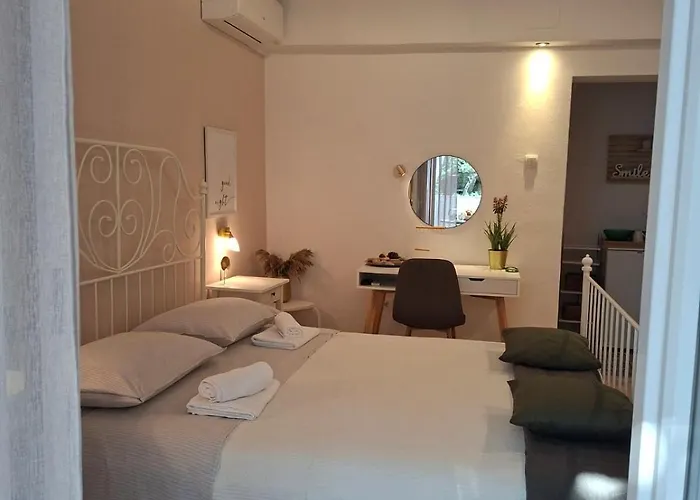 Enna Bedroom With Private Balcony Gostinjska kuća