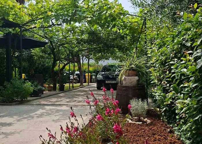 Enna Bedroom With Private Balcony Gostinjska kuća Rovinj